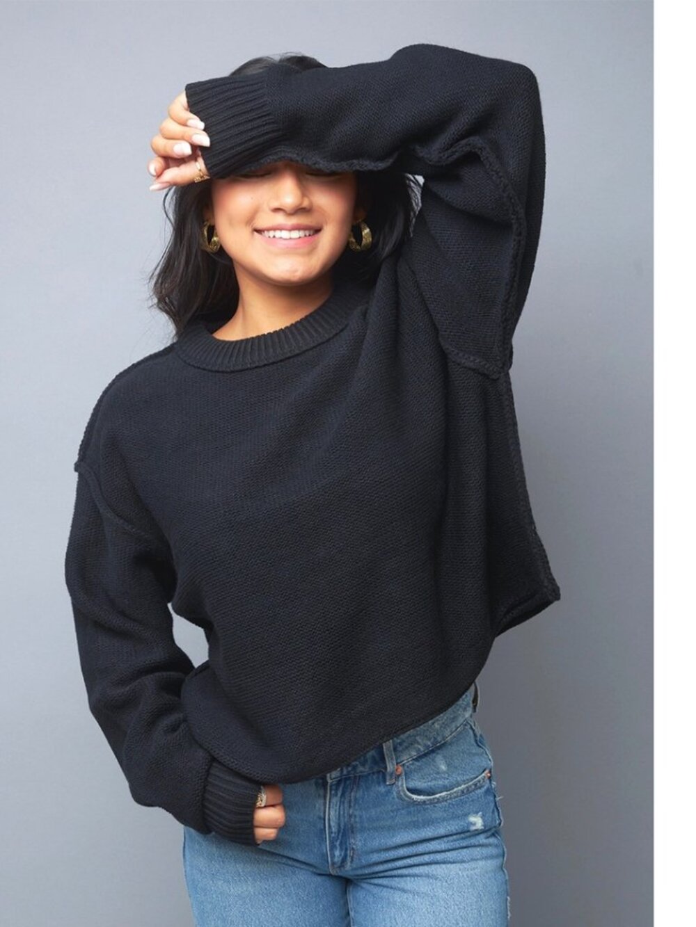 Black Crew Neck Semi Crop Knit Sweater